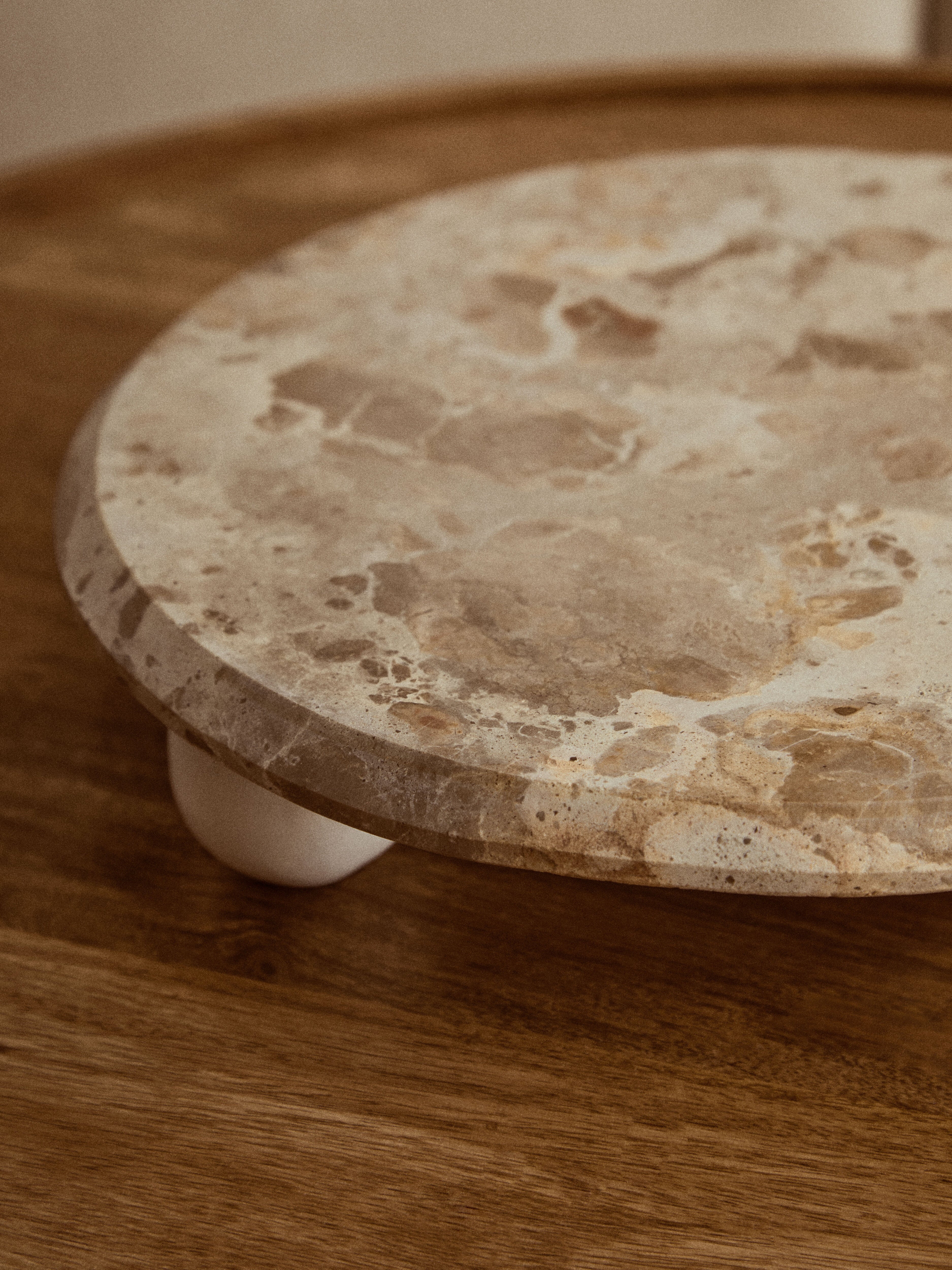 Como Chocolate Marble Riser